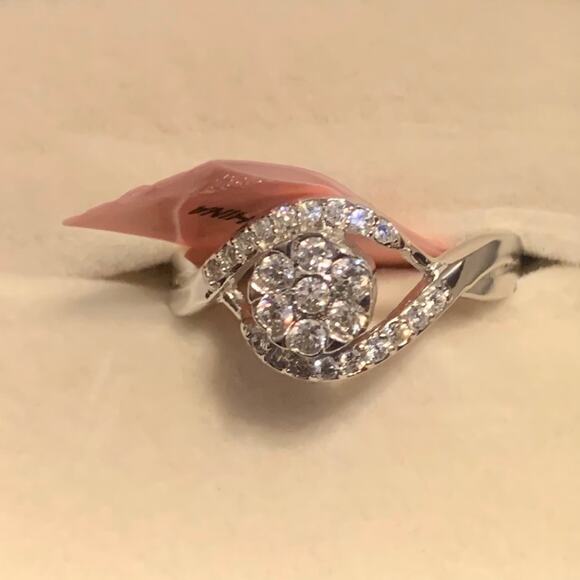 Simulated diamond TGW 8.5 cts - Picture 2 of 3